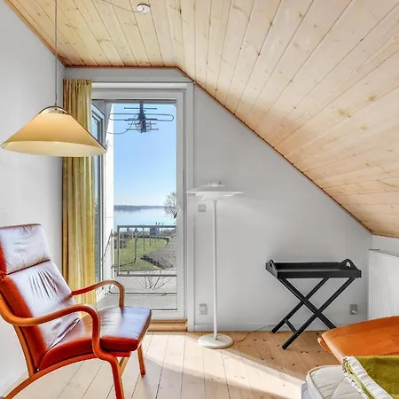 3 Bedroom Beautiful In Gråsten