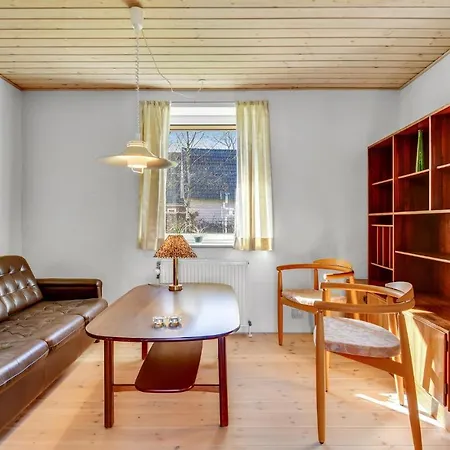 3 Bedroom Beautiful In Dom wakacyjny