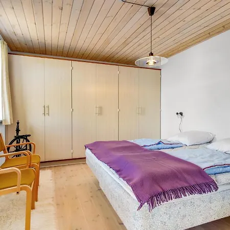 3 Bedroom Beautiful In Dom wakacyjny Gråsten