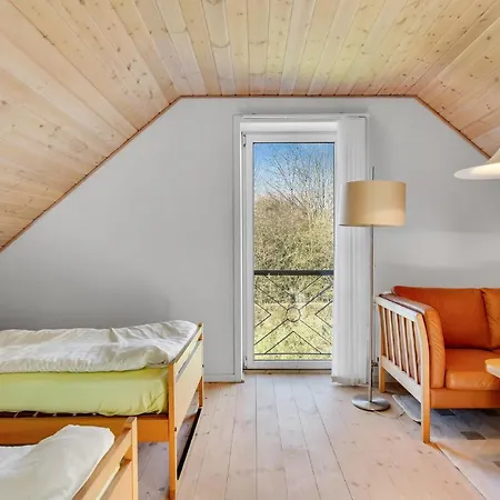 3 Bedroom Beautiful In Dom wakacyjny *